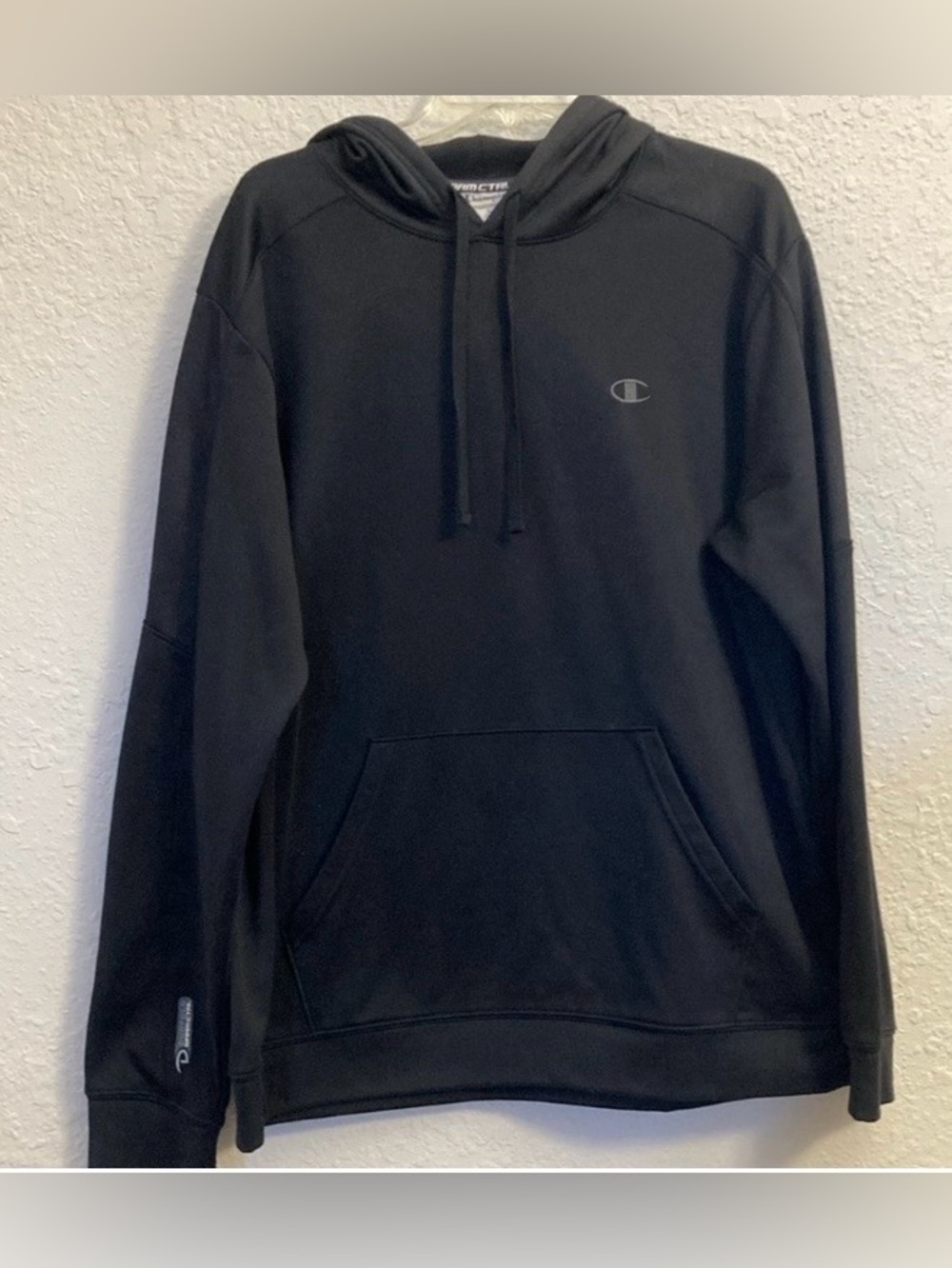 Champion Men's Black Pullover Hoodie with Subtle Logo. Sz L